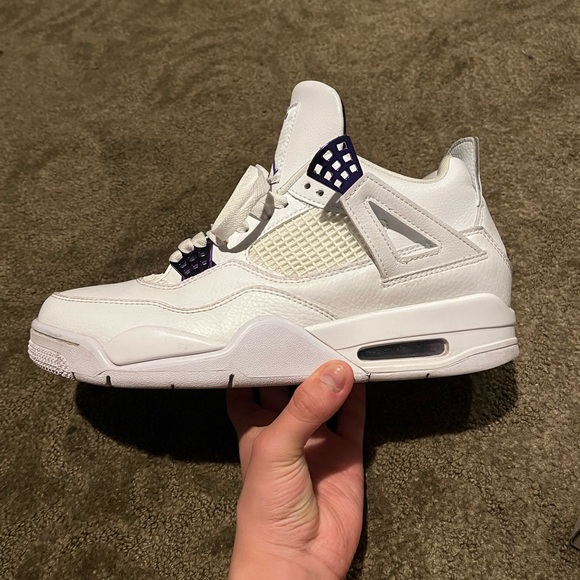 Jordan 4 Retro Metallic Purple - Picture 5 of 7